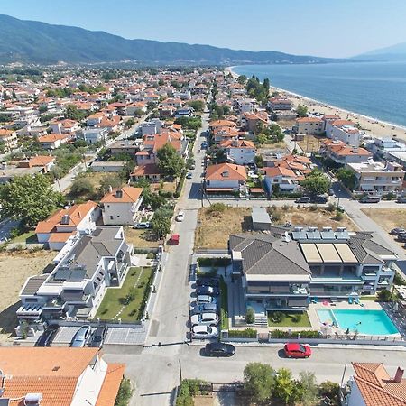 Albatros Luxury Suites Nea Vrasna Bagian luar foto