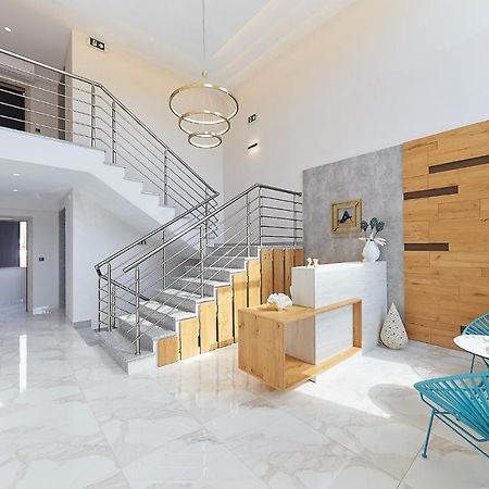 Albatros Luxury Suites Nea Vrasna Bagian luar foto