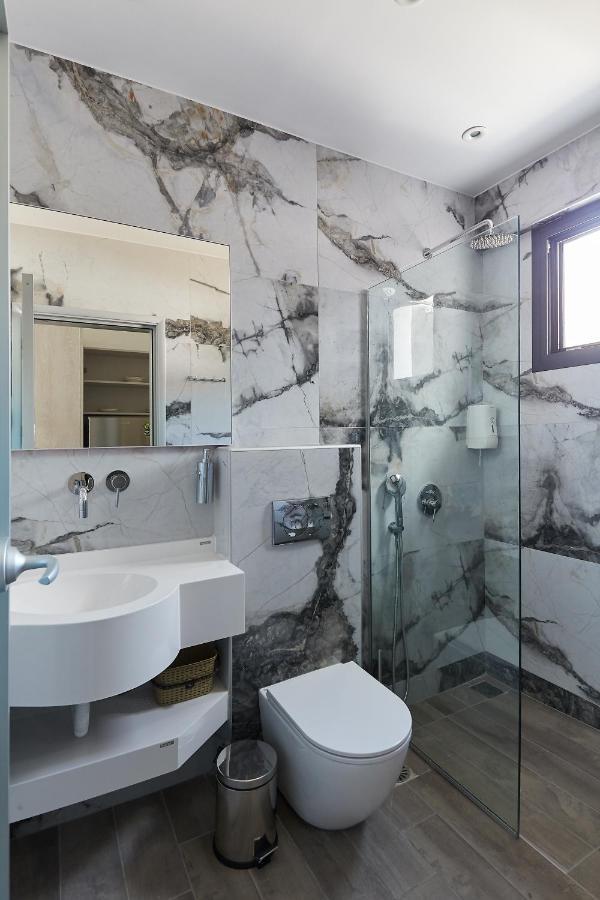 Albatros Luxury Suites Nea Vrasna Bagian luar foto