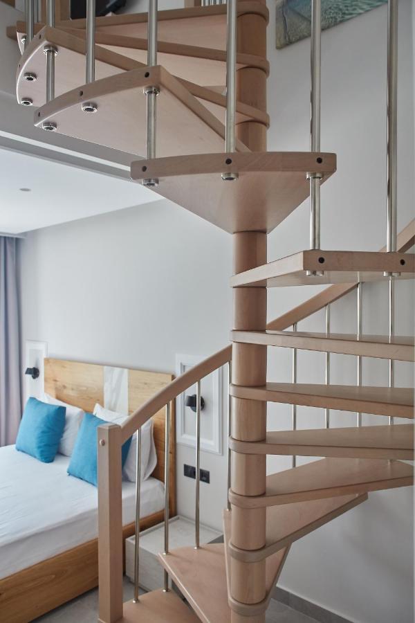 Albatros Luxury Suites Nea Vrasna Bagian luar foto