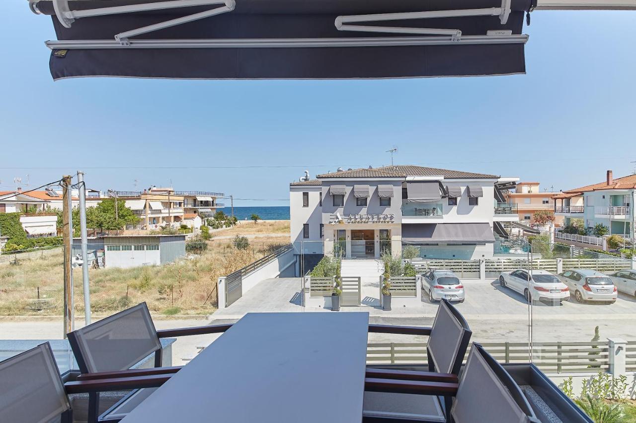 Albatros Luxury Suites Nea Vrasna Bagian luar foto