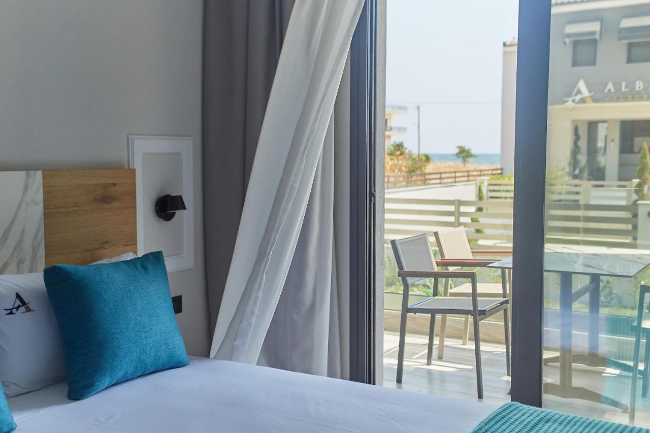 Albatros Luxury Suites Nea Vrasna Bagian luar foto