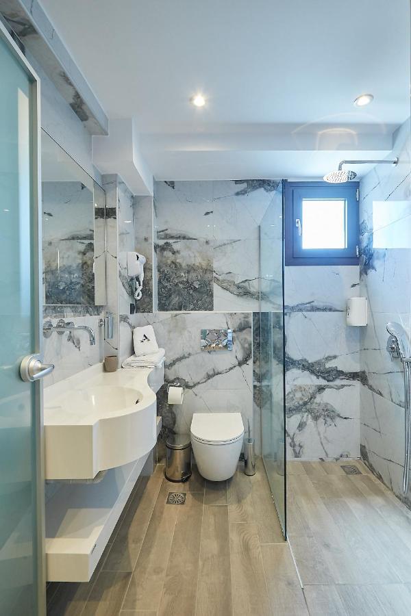 Albatros Luxury Suites Nea Vrasna Bagian luar foto