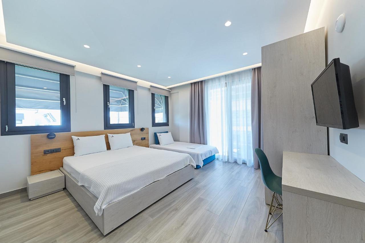 Albatros Luxury Suites Nea Vrasna Bagian luar foto