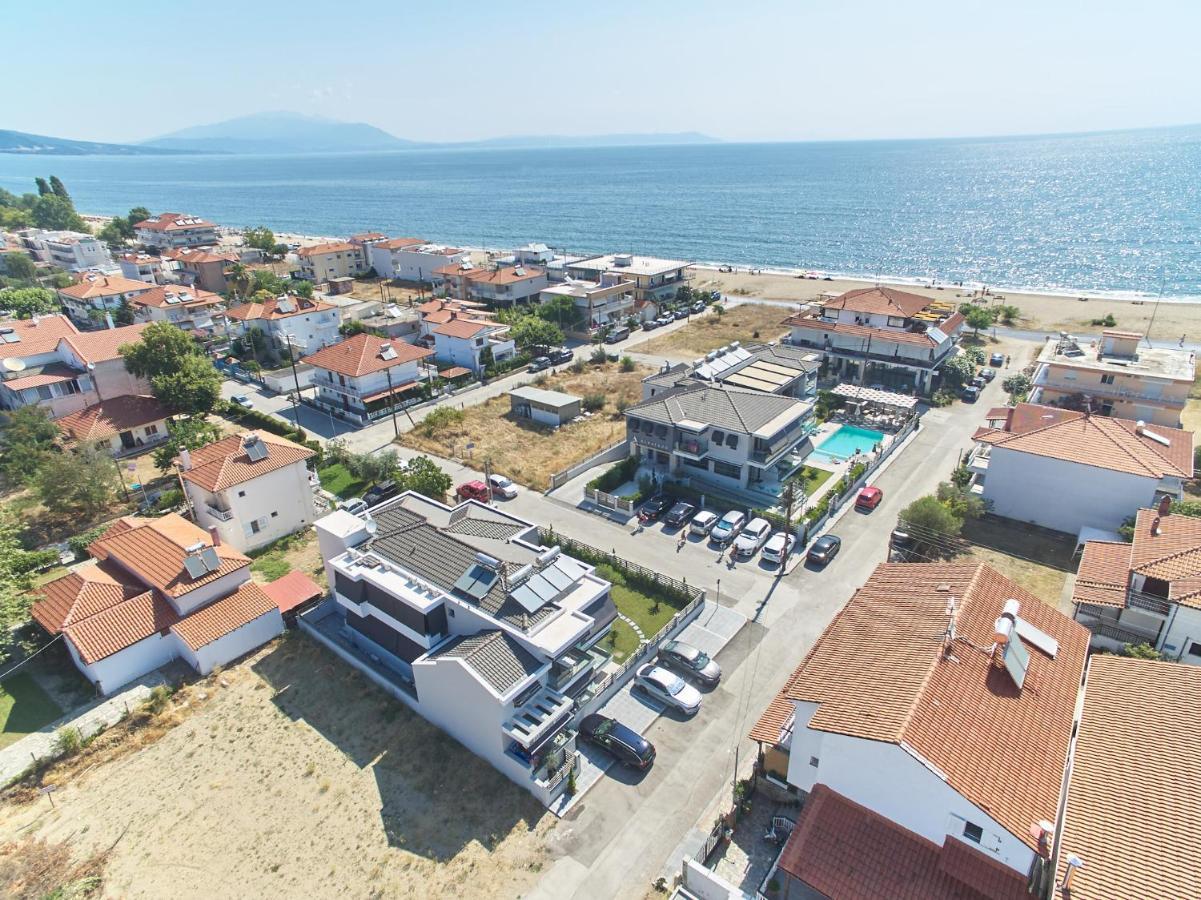 Albatros Luxury Suites Nea Vrasna Bagian luar foto